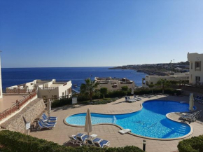 2 bedrooms apartment Shark's bay oasis with free beach 5 metres away